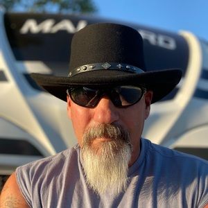 Meet your Posher, Gary